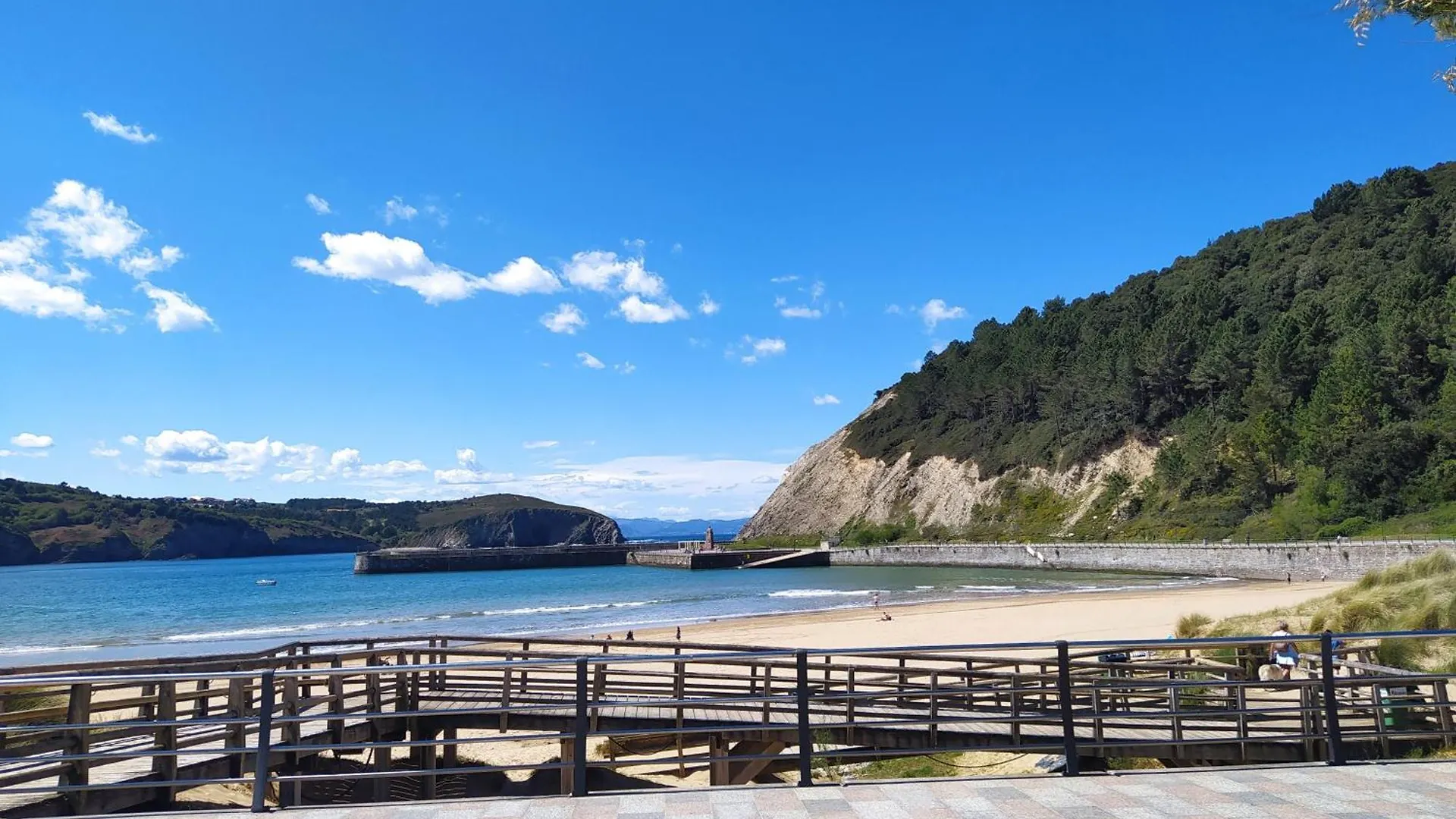 Apartment Etxalo, Apartamento Con Terraza En Gorliz Spain